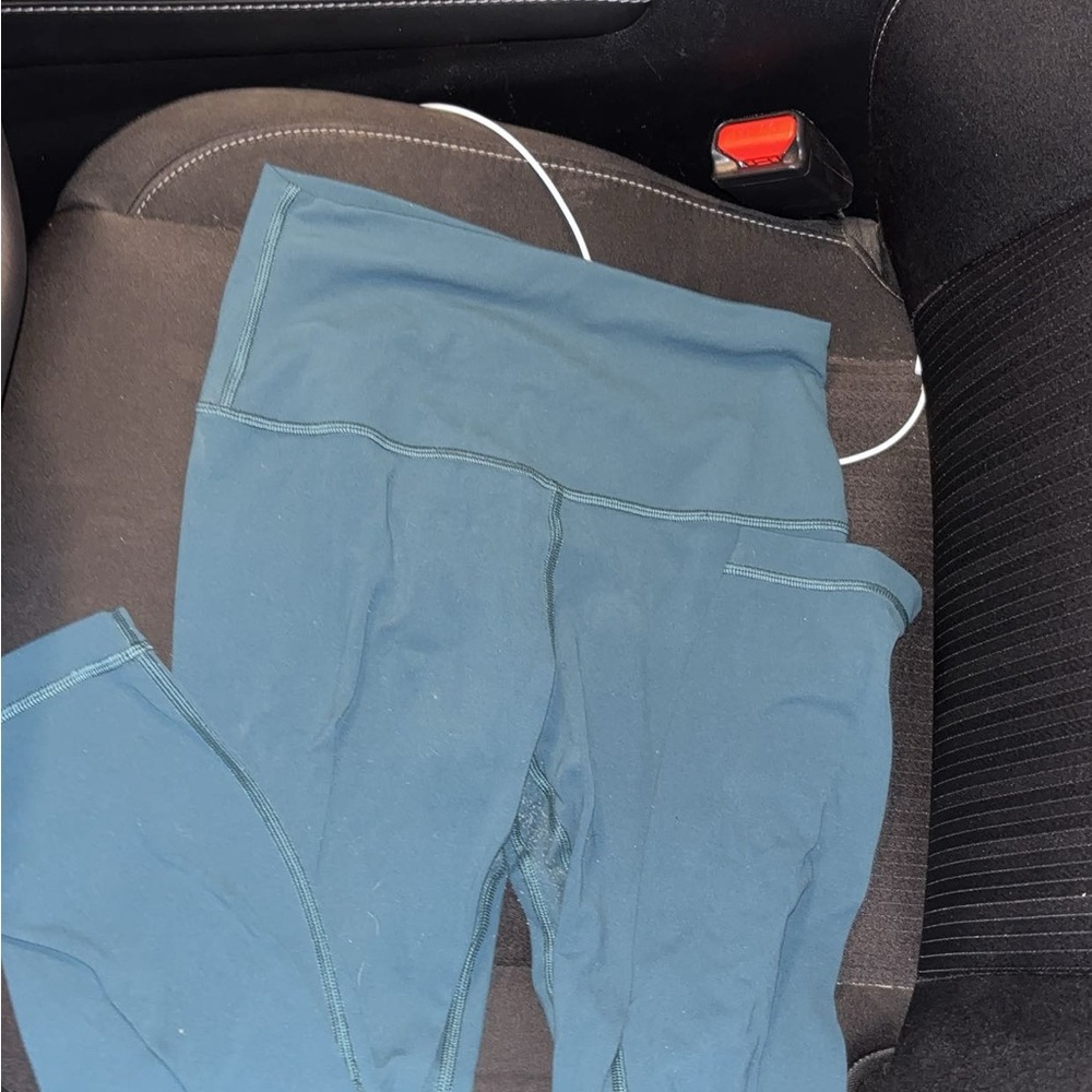 Lulu size 4 Teal High-Waisted Leggings